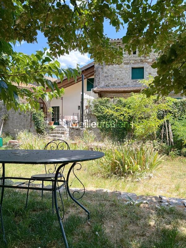 Propriété - 115 m² - 6 pièces