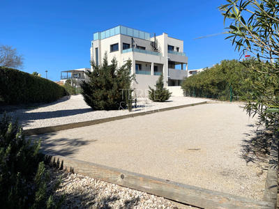 Maison - 179 m² - 7 pièces