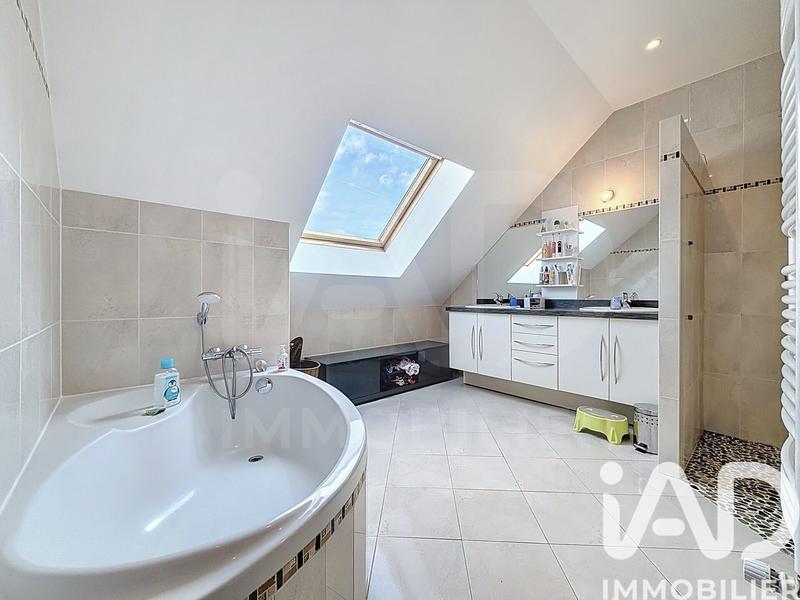 Maison - 190 m² - 7 pièces