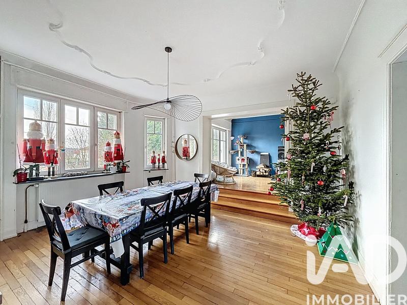 Maison - 244 m² - 11 pièces