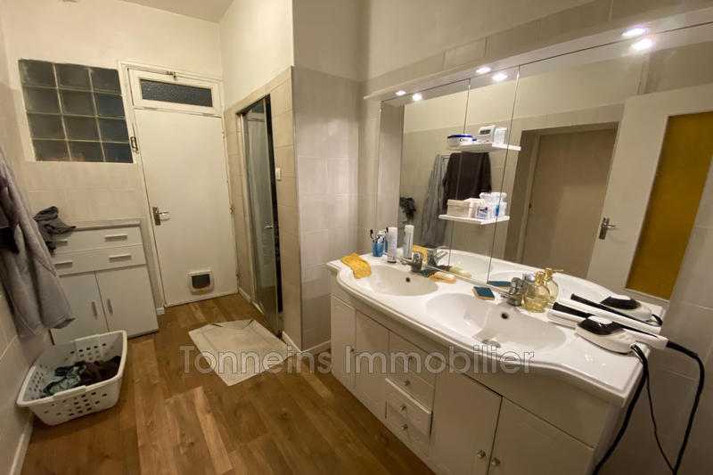 Maison - 260 m² - 8 pièces