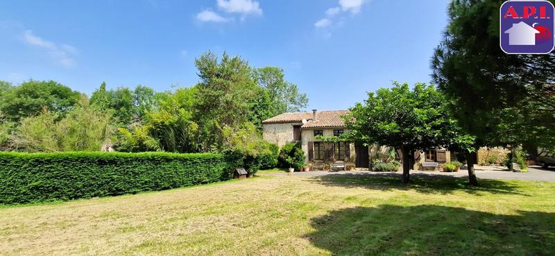 Maison - 224 m² - 6 pièces