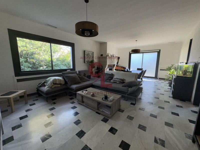 Maison - 328 m² - 9 pièces