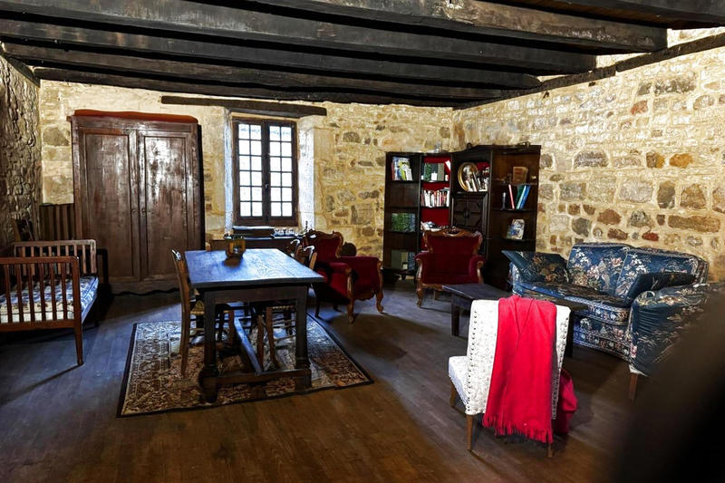 Maison - 198 m² - 8 pièces