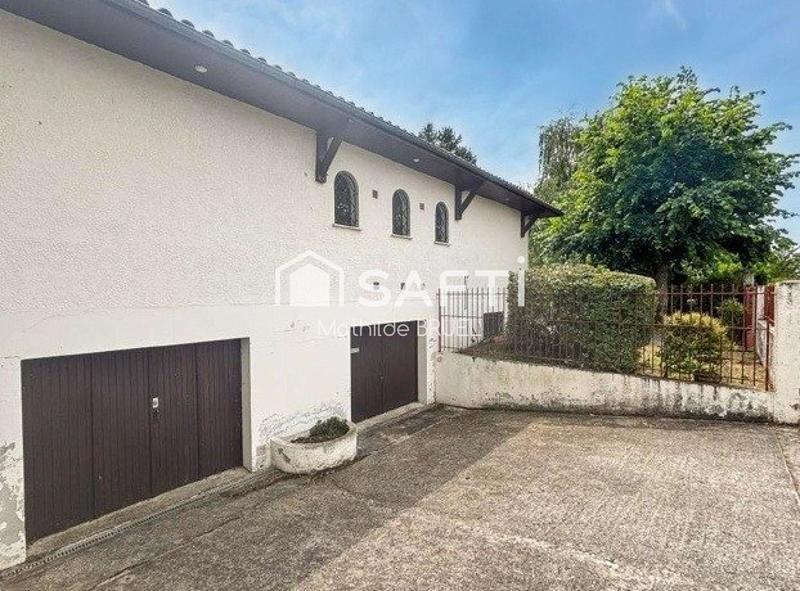 Maison - 200 m² - 7 pièces