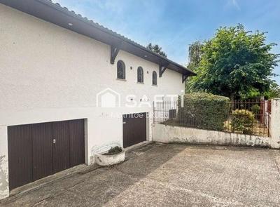Maison - 200 m² - 7 pièces