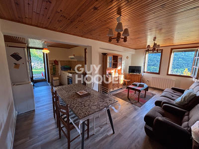 Maison - 96 m² - 5 pièces