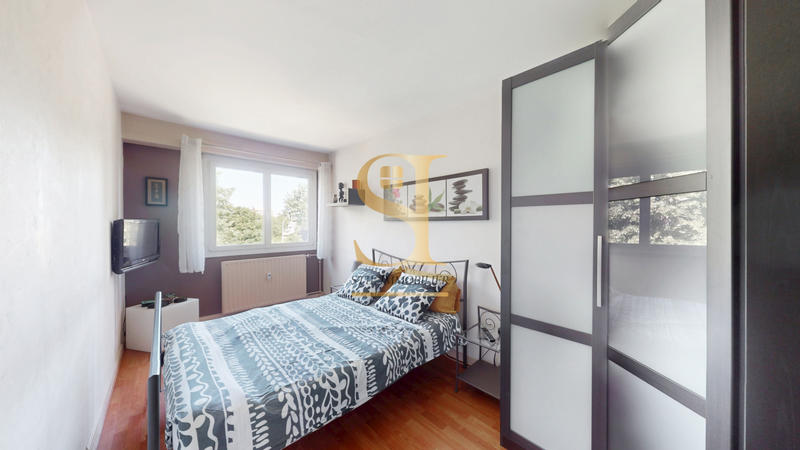 Appartement - 93 m² - 5 pièces