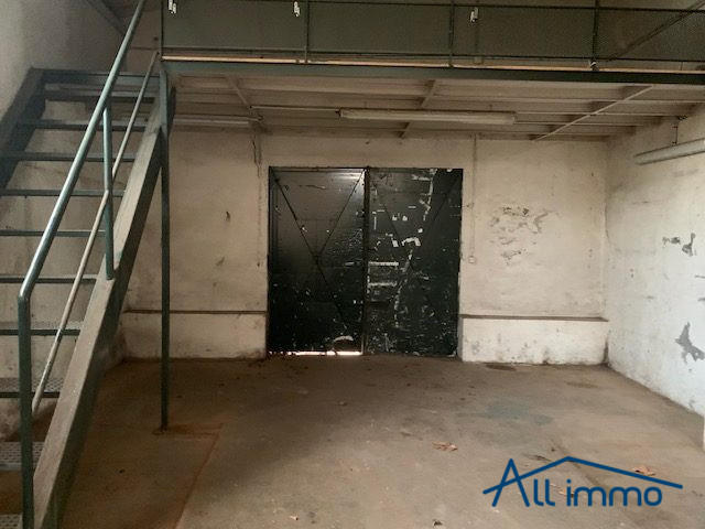 Local d'activités - 336 m²