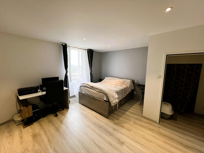 Maison - 120 m² - 10 pièces