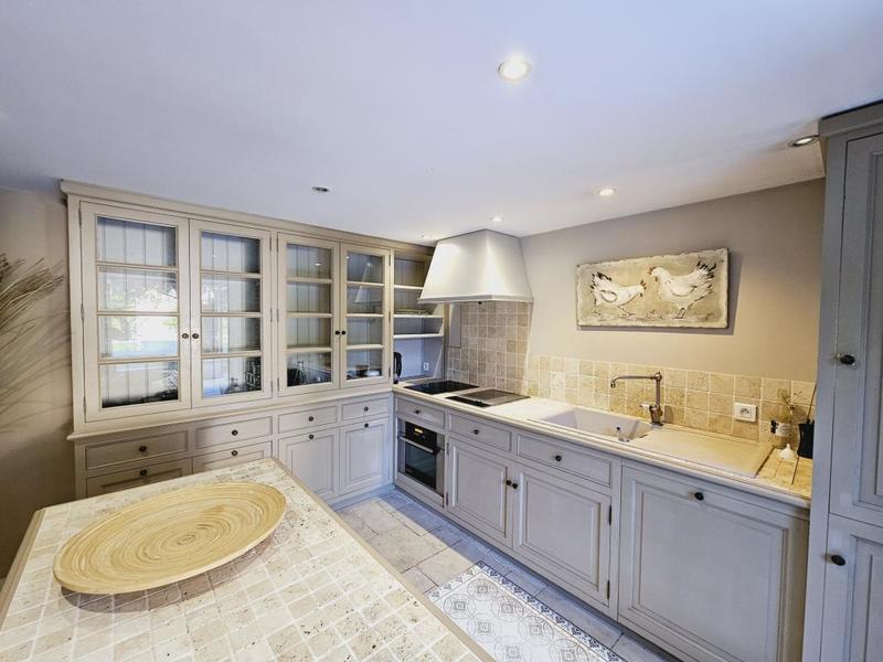 Maison - 200 m² - 8 pièces