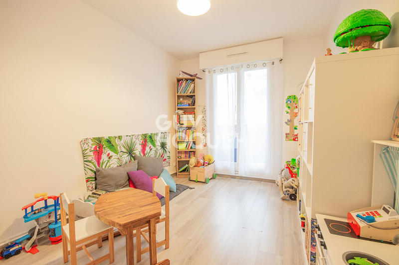 Appartement - 83 m² - 4 pièces