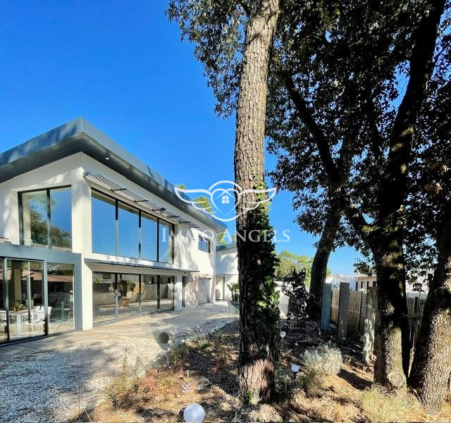 Villa - 207 m² - 5 pièces