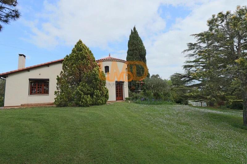 Maison - 282 m² - 11 pièces