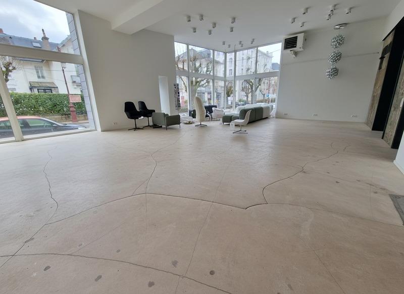 Local commercial - 256 m² - 5 pièces