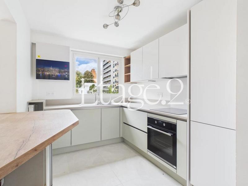 Appartement - 100 m² - 4 pièces