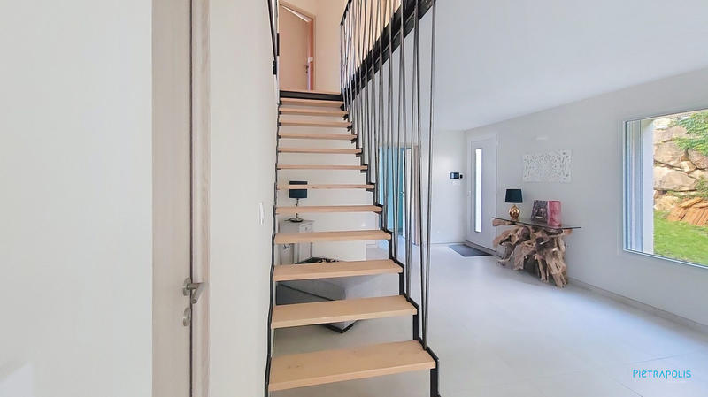 Maison traditionnelle - 186 m² - 6 pièces