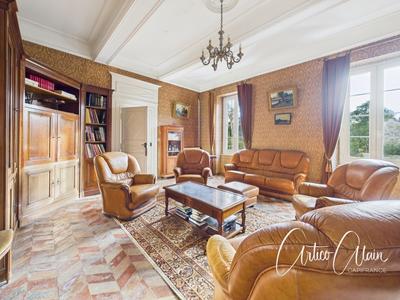 Maison bourgeoise - 275 m² - 9 pièces