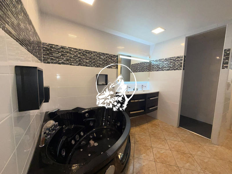 Maison - 105 m² - 4 pièces