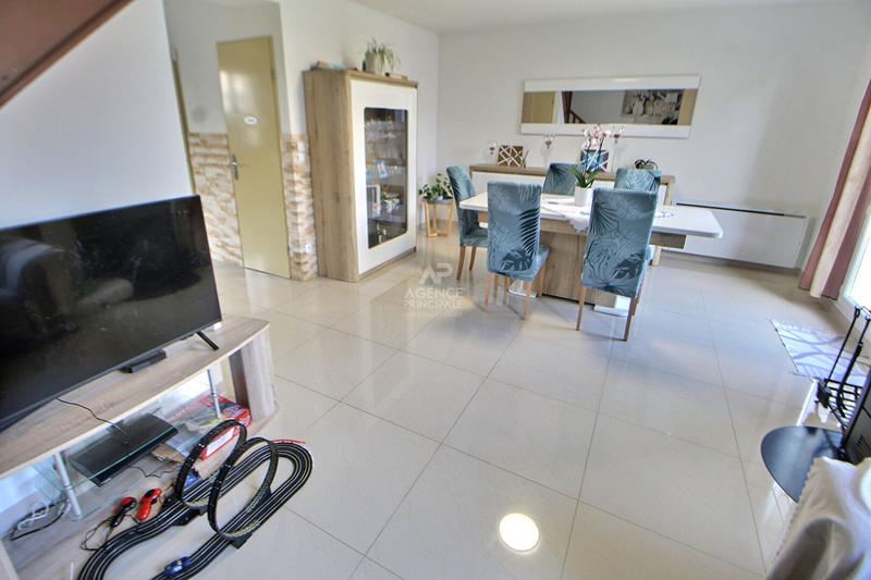 Maison - 80 m² - 5 pièces