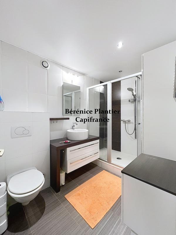 Maison - 246 m² - 7 pièces