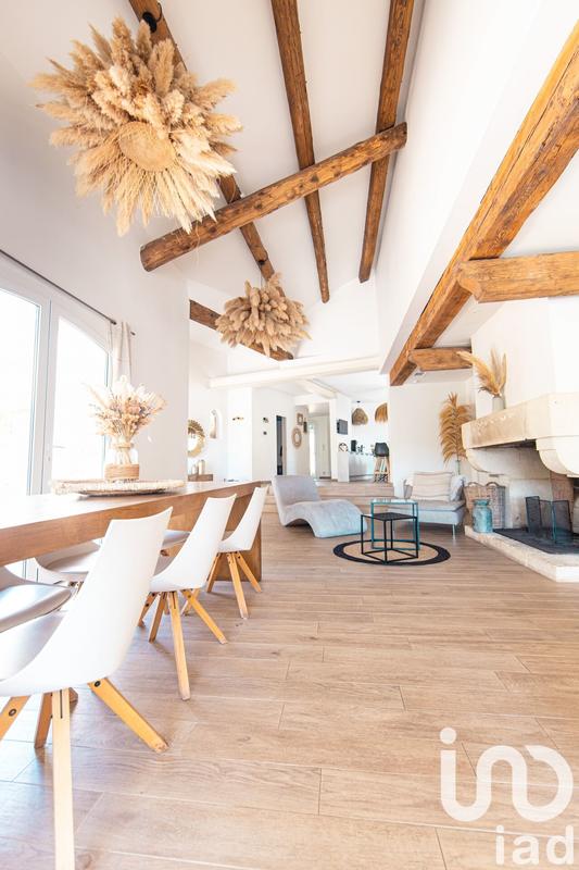 Maison - 220 m² - 6 pièces