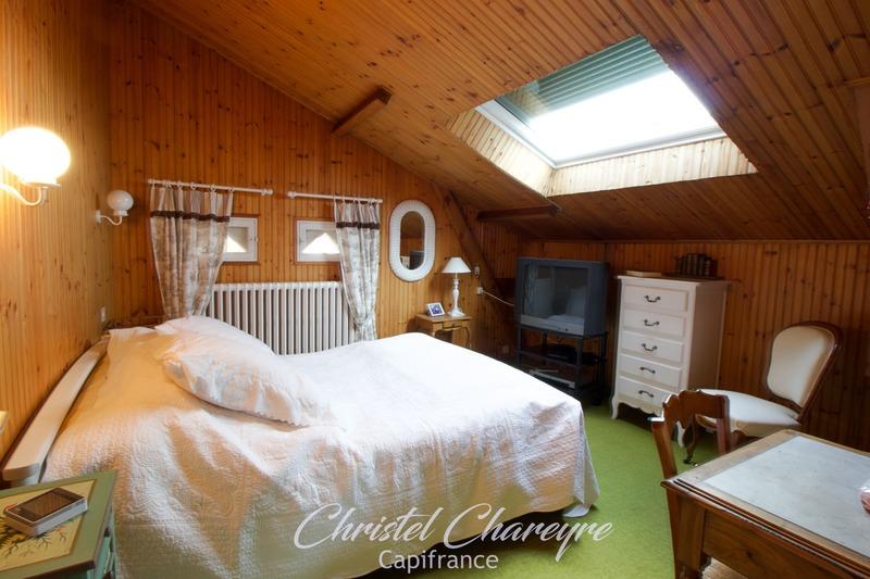 Maison - 196 m² - 8 pièces