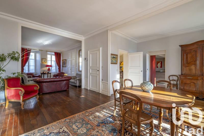 Maison - 370 m² - 9 pièces