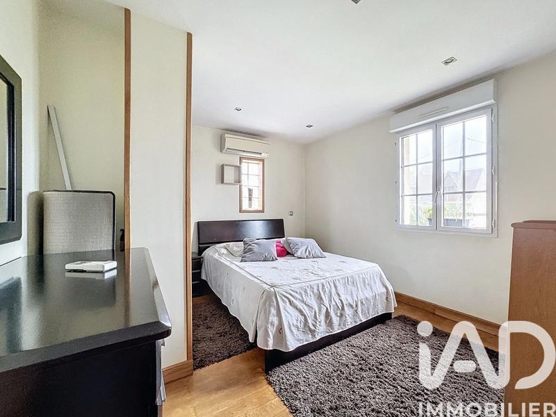 Maison - 205 m² - 6 pièces