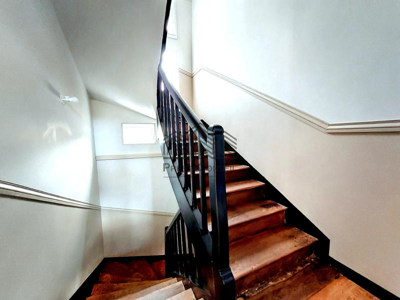 Maison - 171 m² - 7 pièces