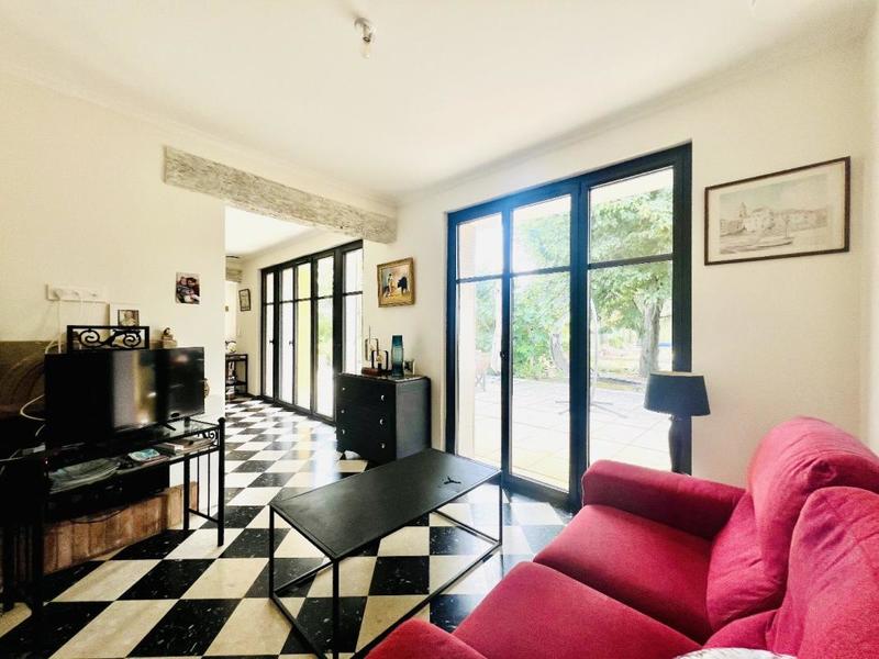 Propriété - 155 m² - 6 pièces