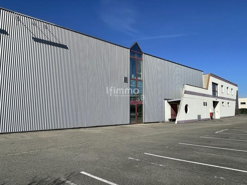 Bureau - 2 689 m² - 20 pièces