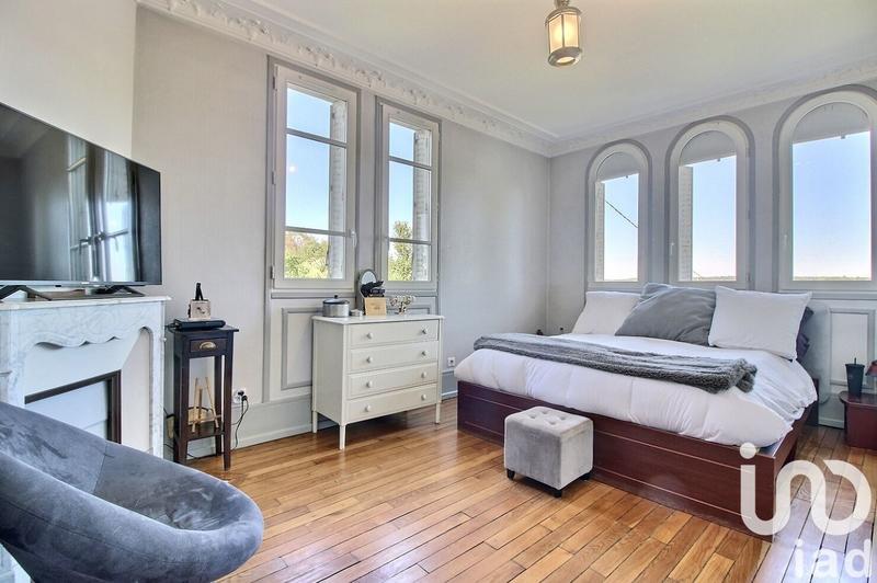 Maison - 200 m² - 7 pièces