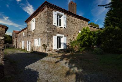 Maison - 104 m² - 6 pièces