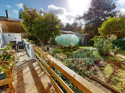 Maison - 296 m² - 17 pièces