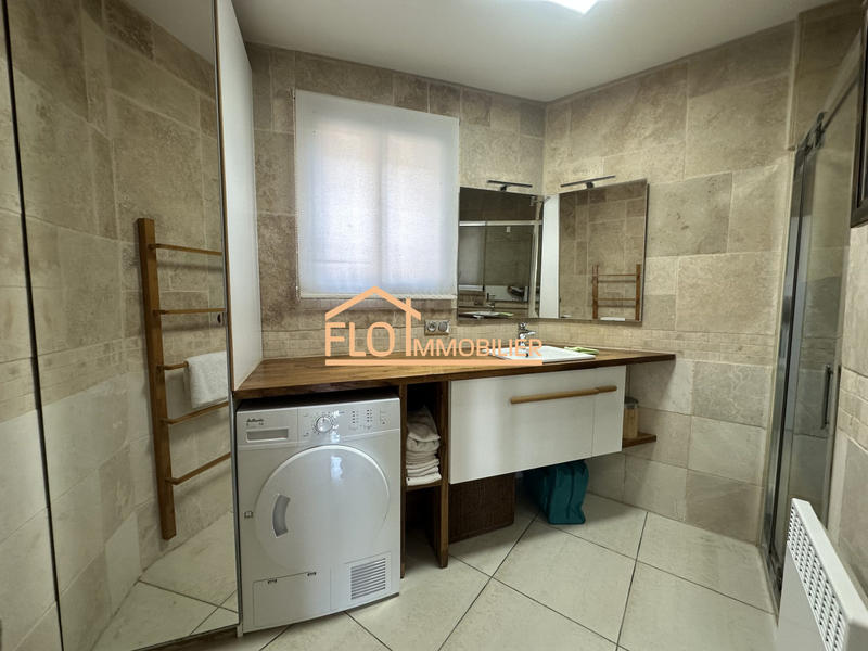 Maison - 230 m² - 7 pièces