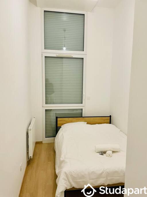 Chambre - 12 m² - 1 pièce