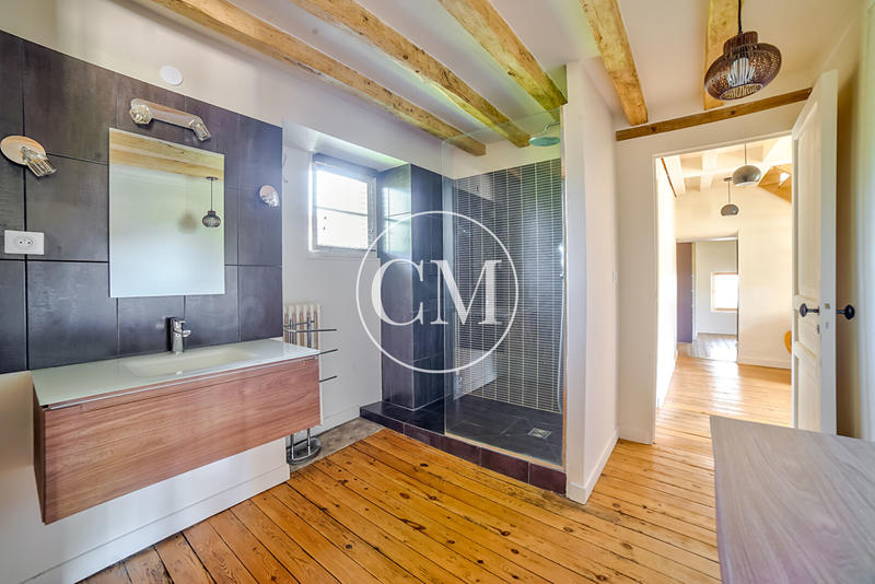 Maison - 278 m² - 8 pièces