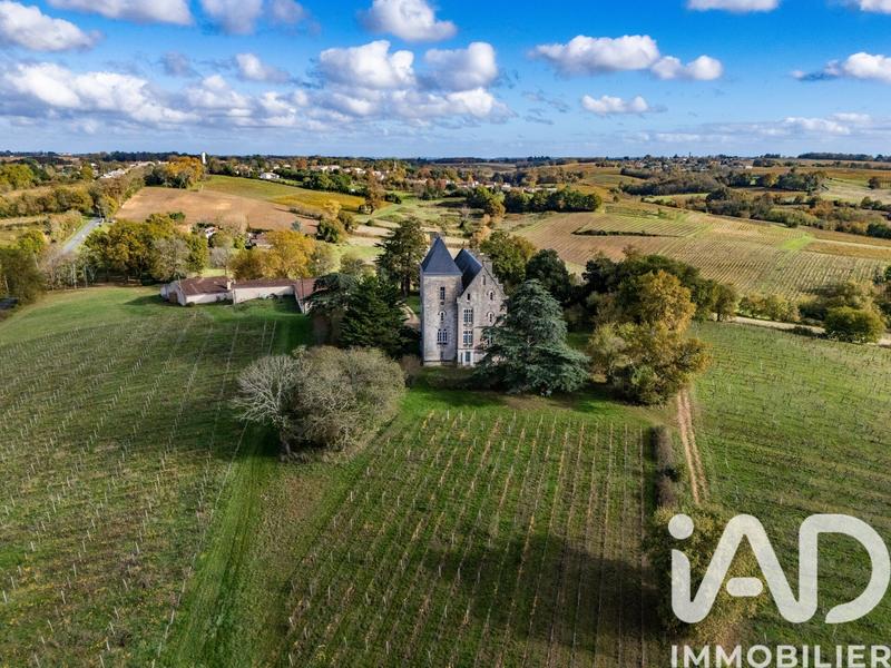 Maison - 890 m² - 18 pièces