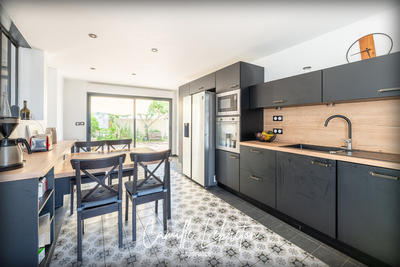 Maison - 170 m² - 6 pièces