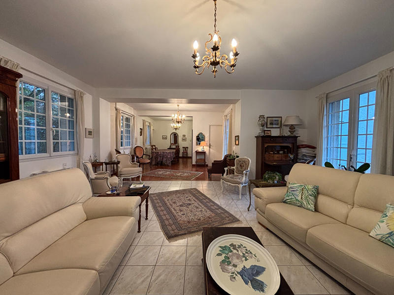 Maison - 213 m² - 7 pièces