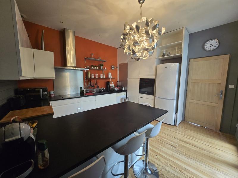 Maison - 198 m² - 7 pièces