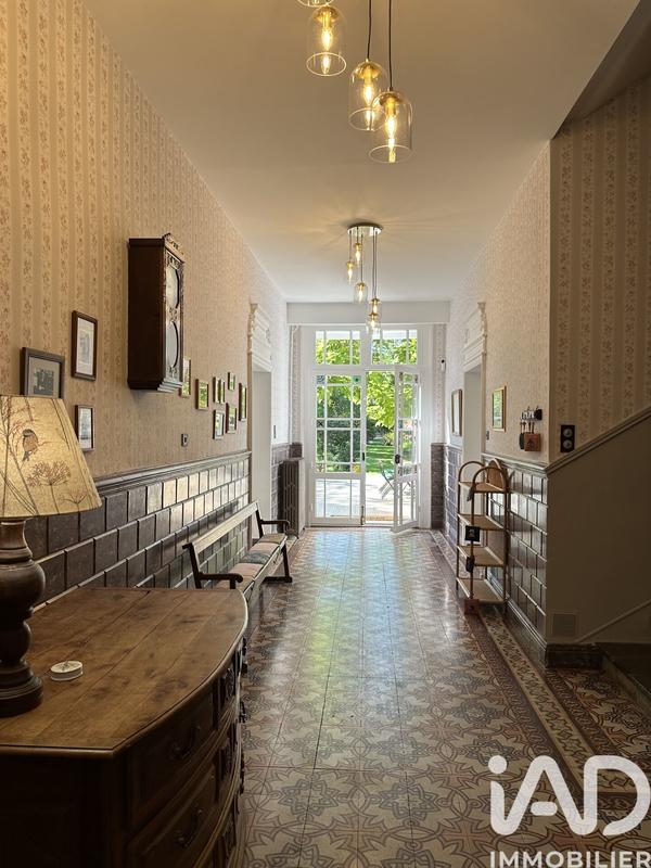 Maison - 483 m² - 12 pièces