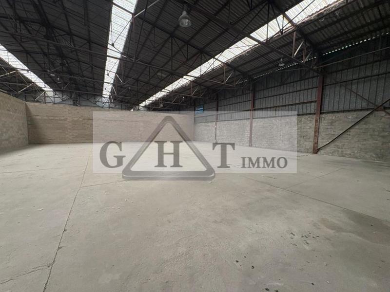Entrepôt - 480 m²