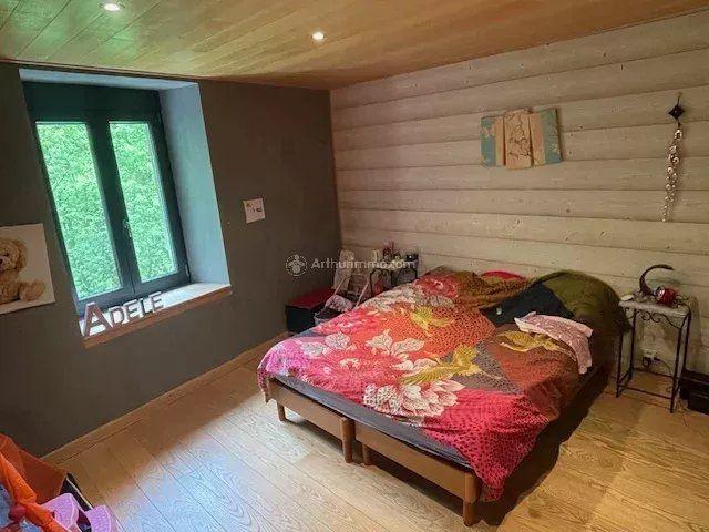 Maison - 318 m² - 7 pièces