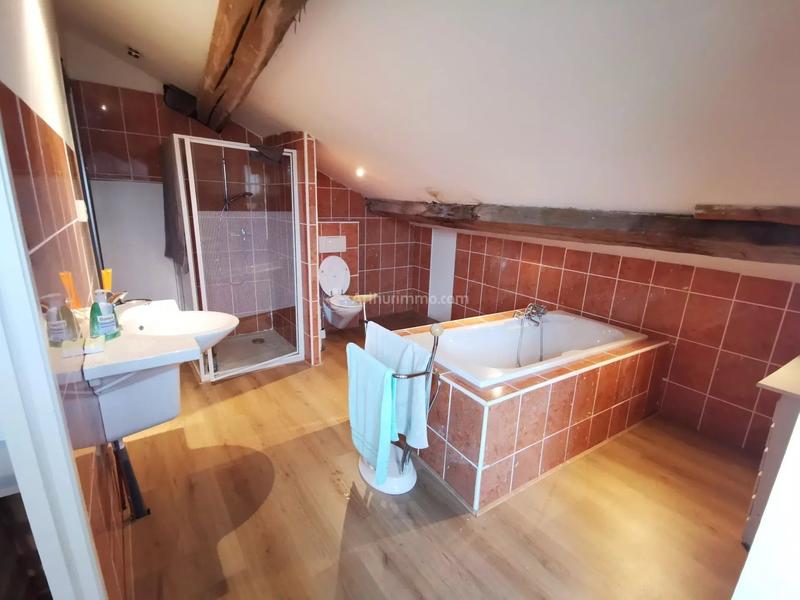 Maison - 196 m² - 8 pièces