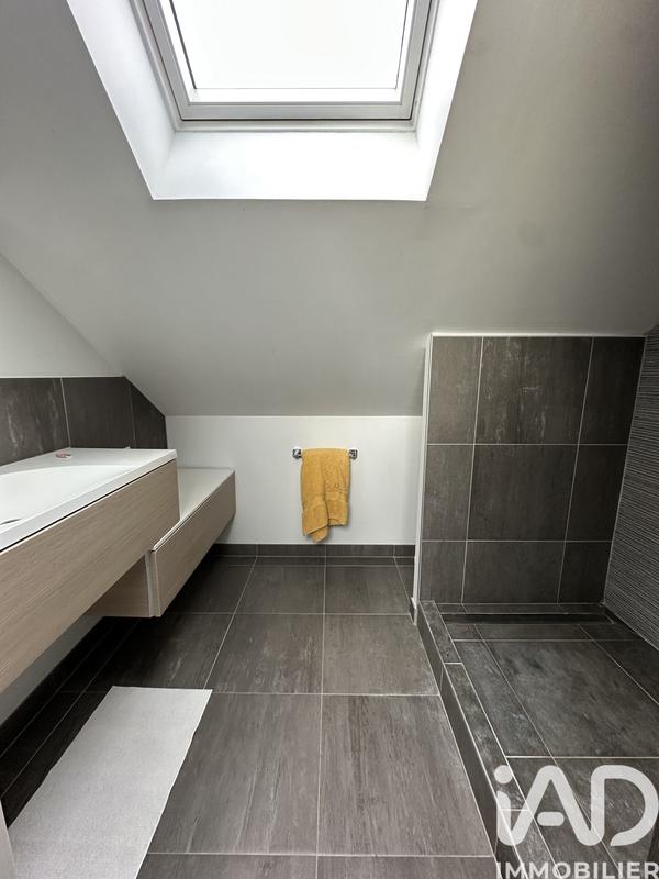 Maison - 216 m² - 12 pièces