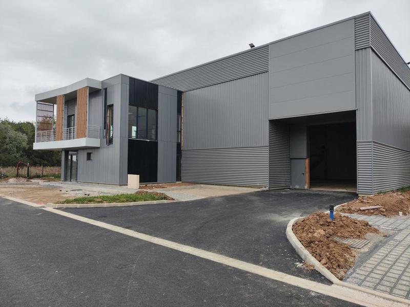 Local d'activités - 718 m²