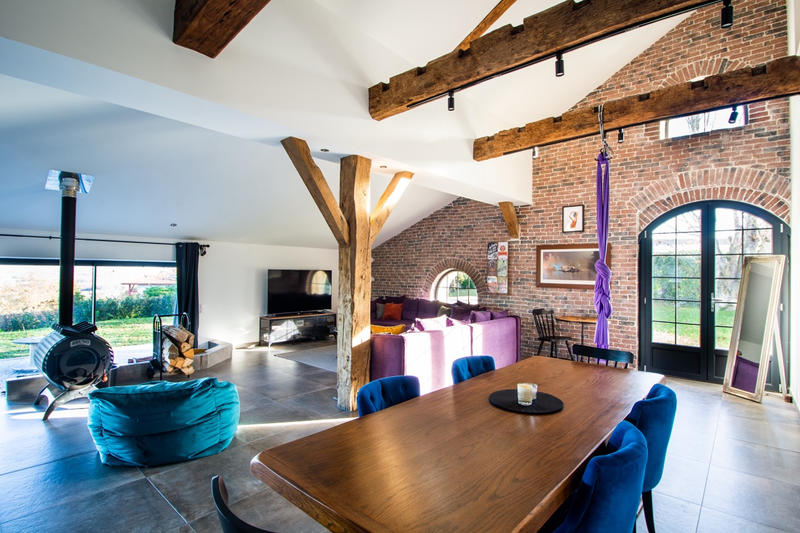 Maison - 360 m² - 9 pièces