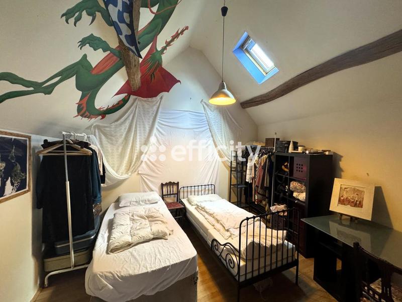 Maison - 250 m² - 11 pièces